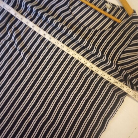 Striped Black and White Blouse with Floral Embroidery - Picture 5 of 7